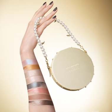 pearl rebel clutch eyeshadow palette | shu uemura x TASAKI collection Large Image
